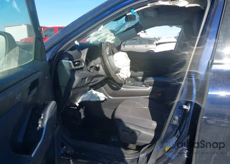 2021 Toyota Highlander L z USA, uszkodzony, nr VIN 5TDCZRBH2MS530757